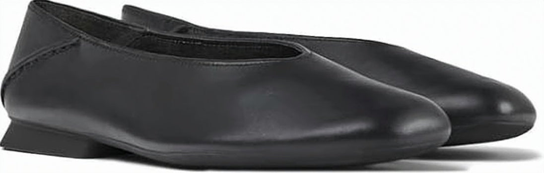 Minimalist Black Flat Shoes With Rounded Toe And Subtle V-Cut