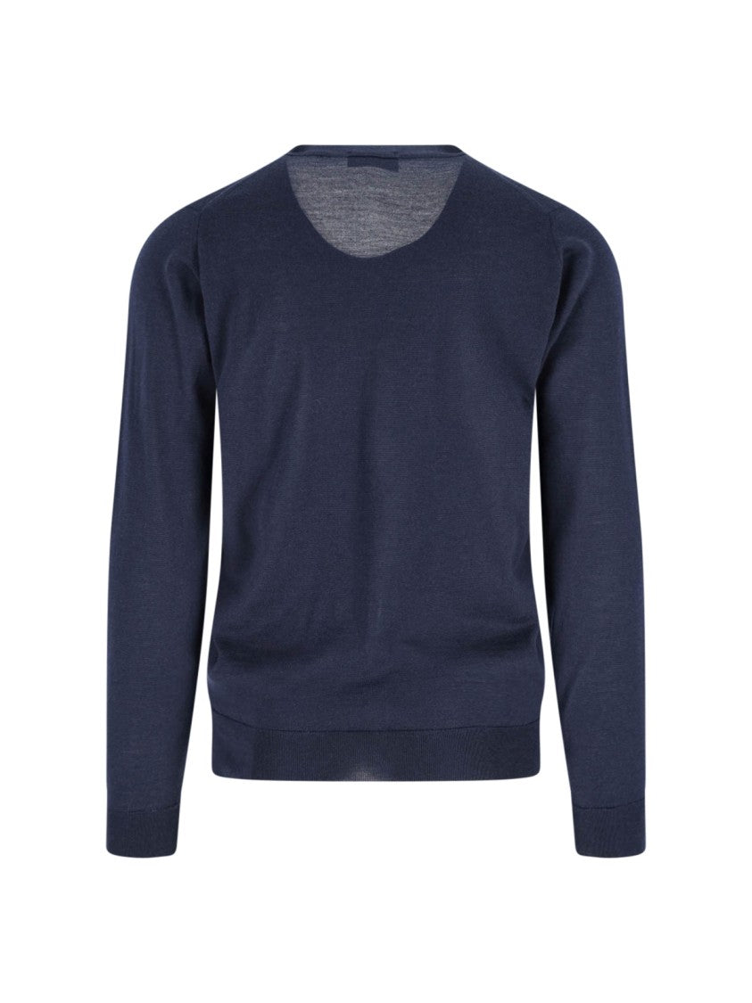 Fine Knit Sweater With Round Neckline And Timeless Silhouette