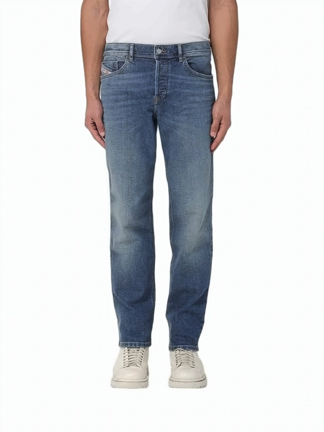 Straight-Leg Denim Pants With Traditional Five-Pocket Design