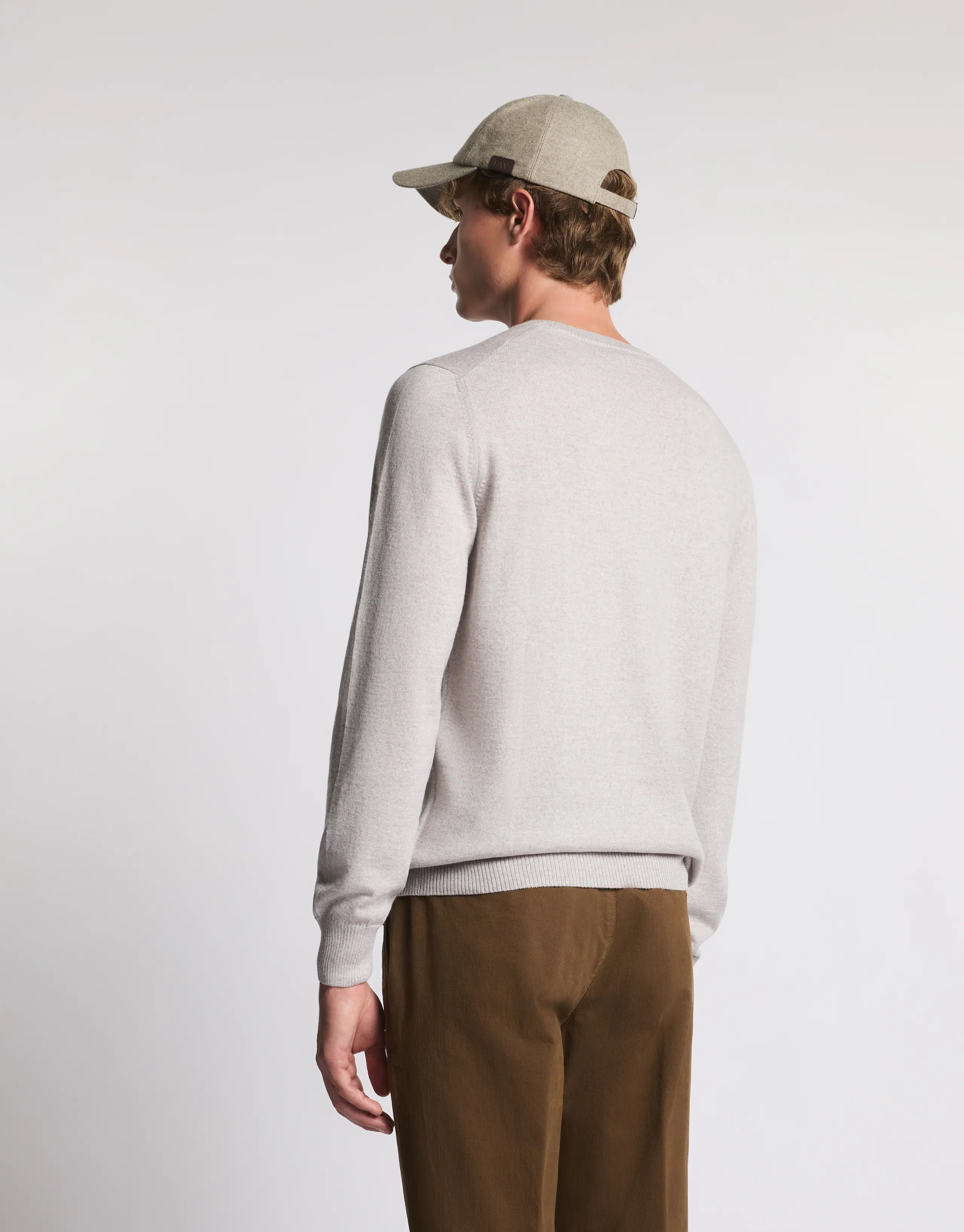 Classic Crew Neck Sweater In Soft Grey Wool