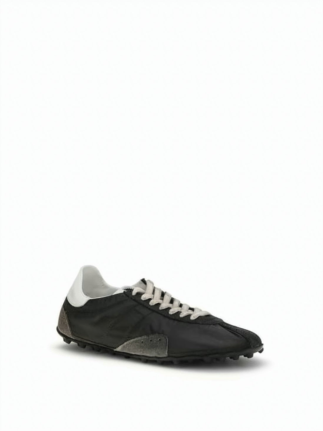Low-Profile Sneakers with Textured Grip Sole