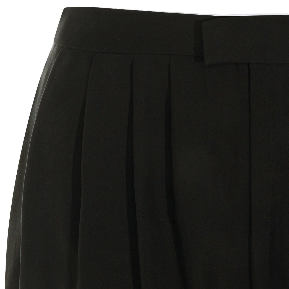 High-Waisted Black Trousers With Subtle Pleats