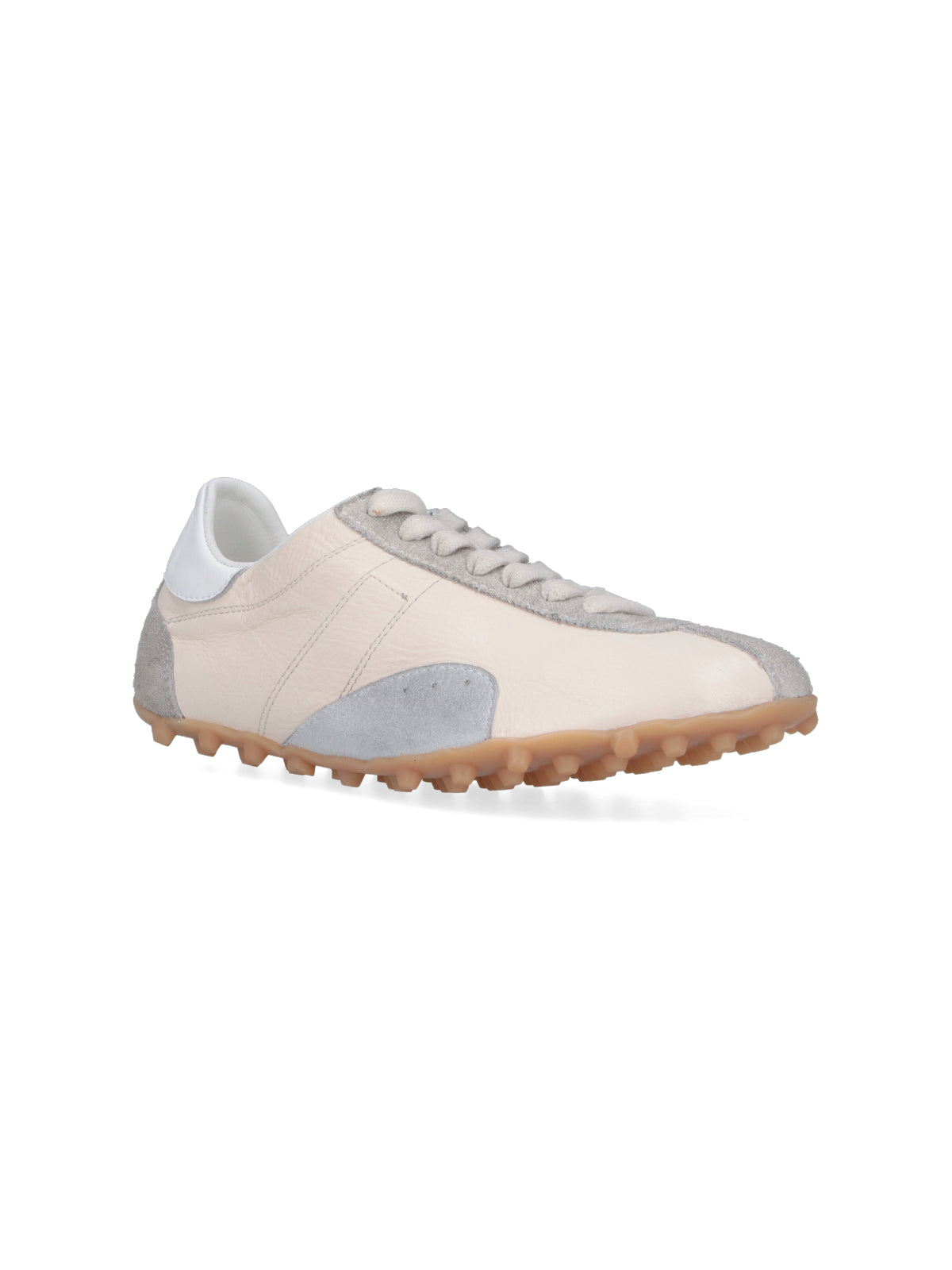 Classic Low-Top Sneakers With Minimalist Aesthetic