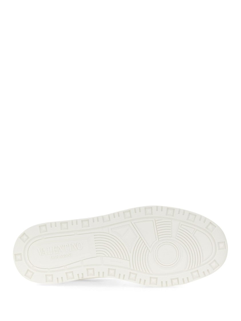 "Freedots" Low Top Sneaker