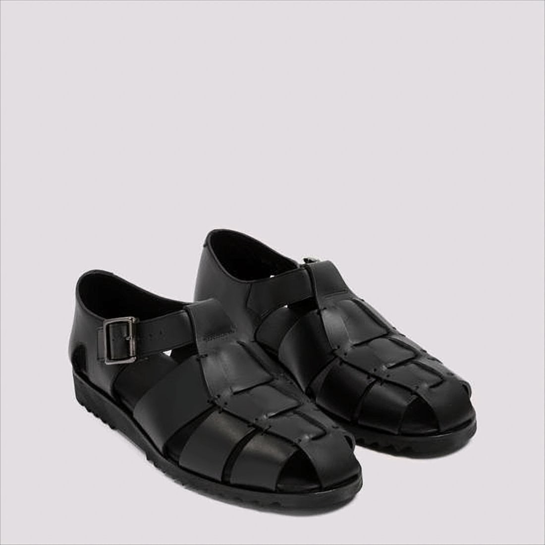 Closed-Toe Black Leather Sandal with Woven Straps
