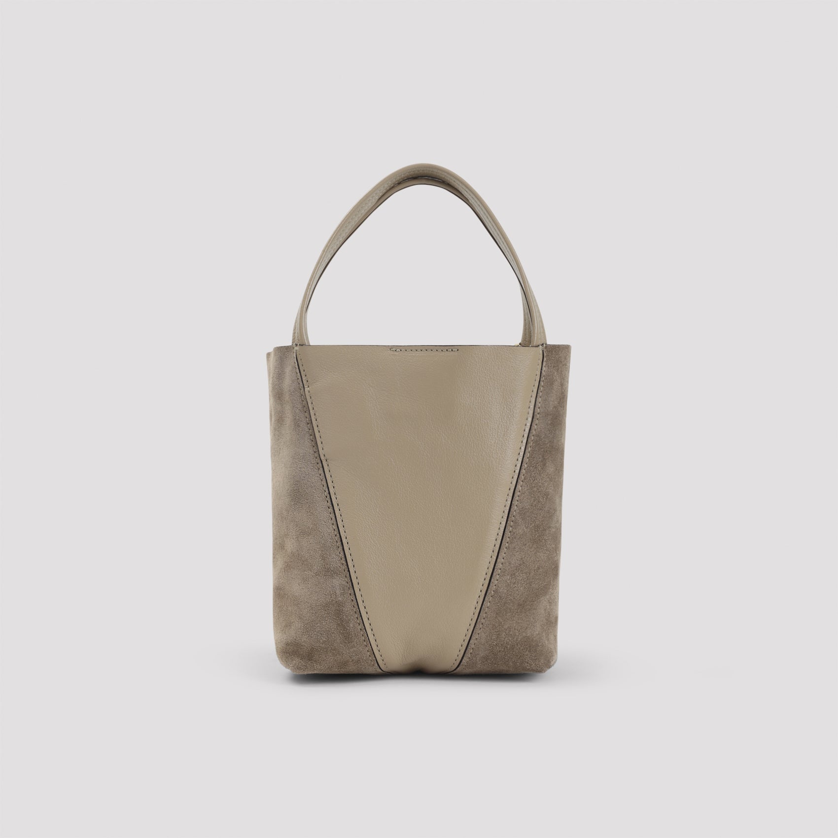 Structured Bucket Handbag in Buffalo Leather
