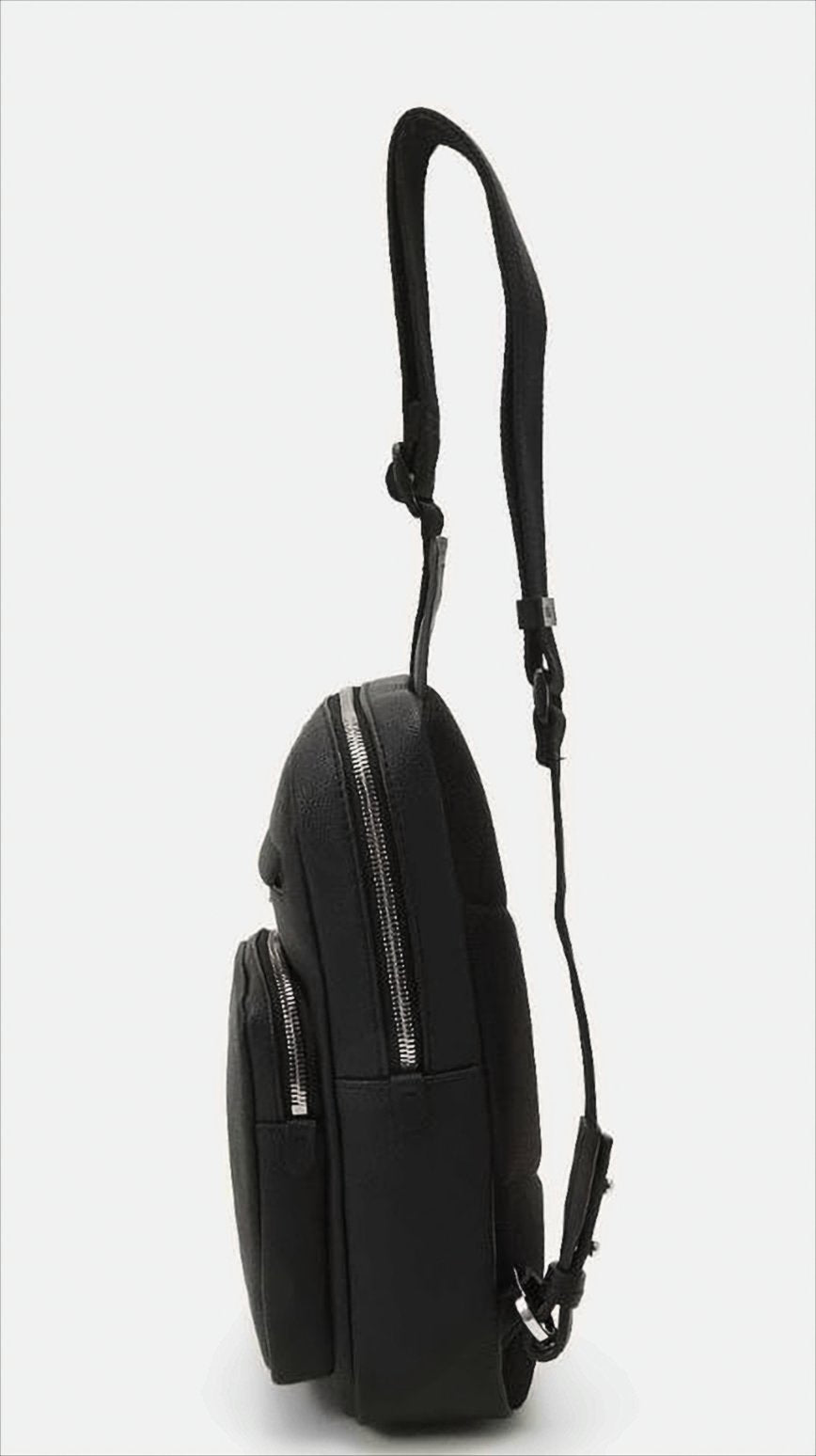 Compact Structured Belt Bag With Zipper Closure