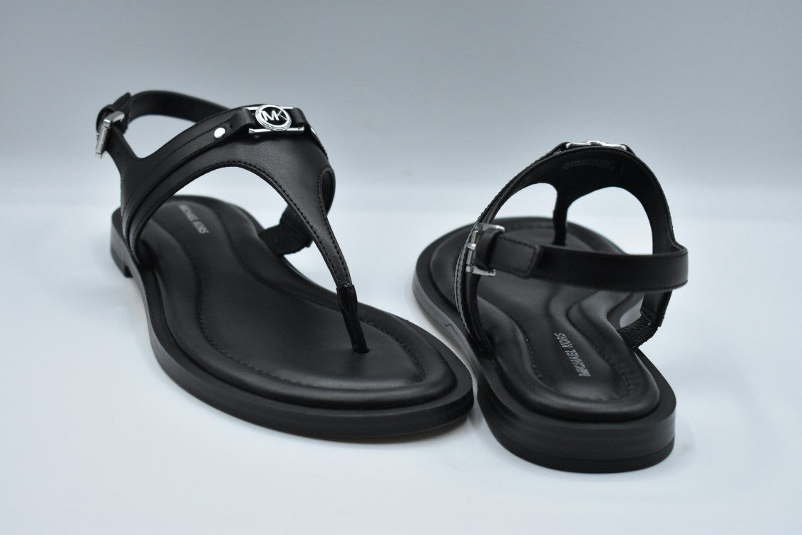 Black Low Top Shoes With Thong Design