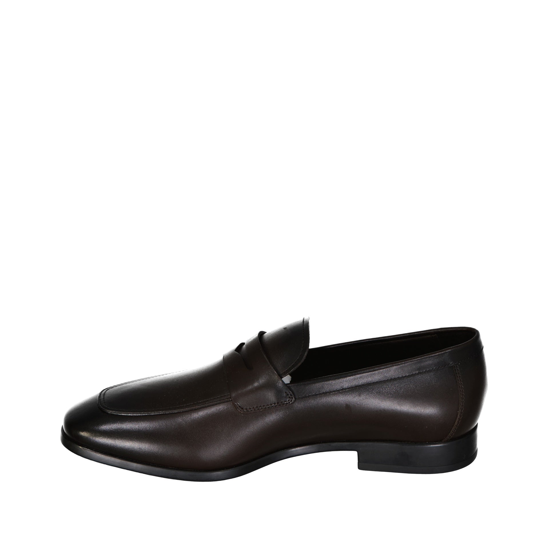 Leather Loafers With Round Toe And Subtle Stitching