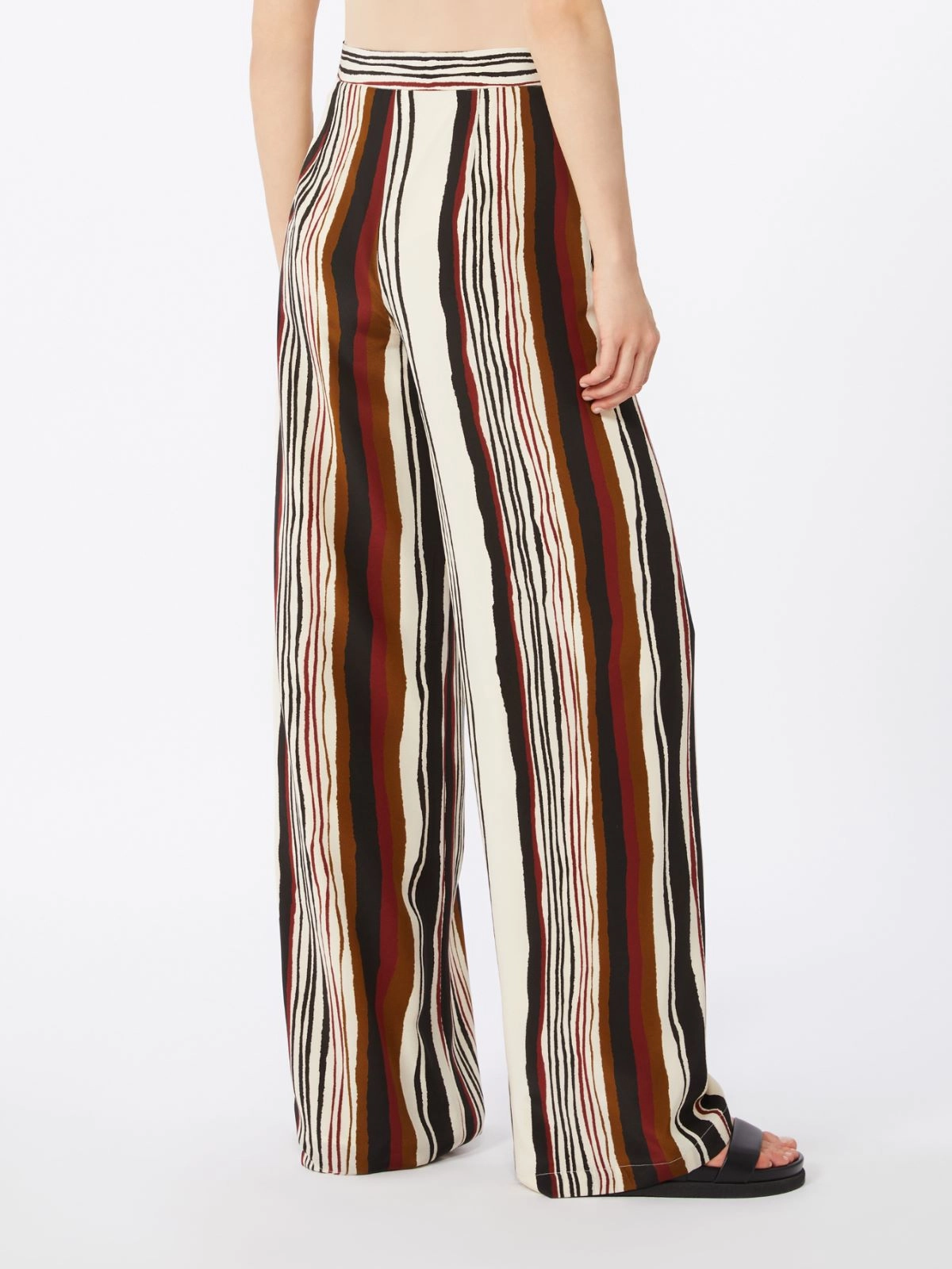 Relaxed Wide-Leg Trousers with Vertical Stripes