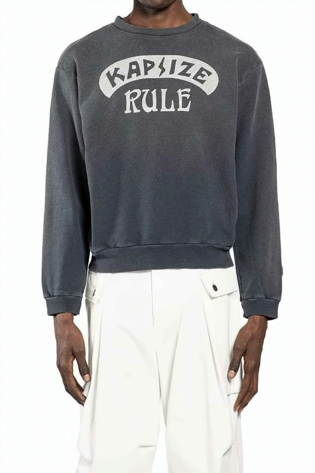 Cropped Long-Sleeve Sweatshirt with Vintage Graphic