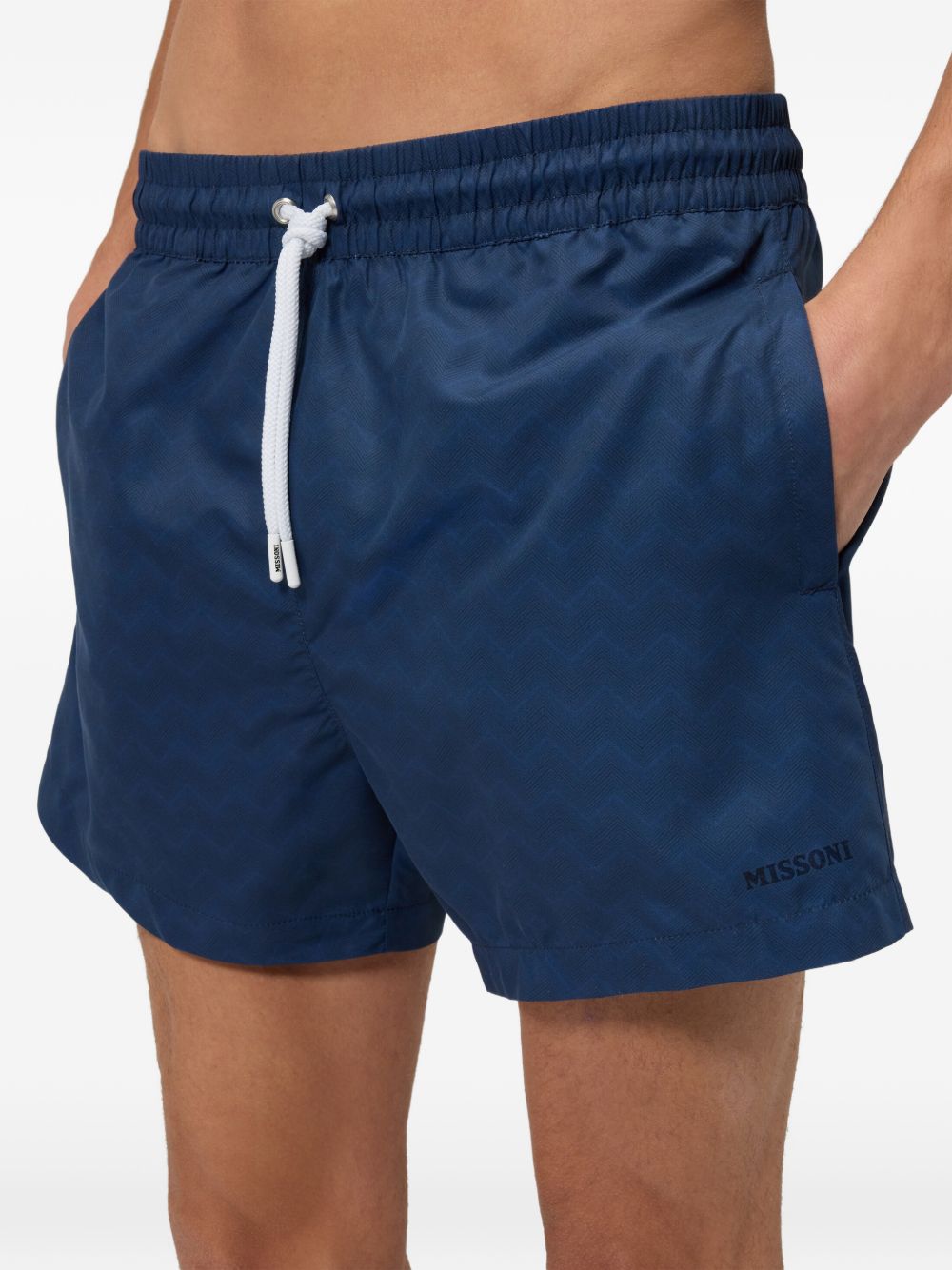 Mid-Length Zigzag Pattern Shorts