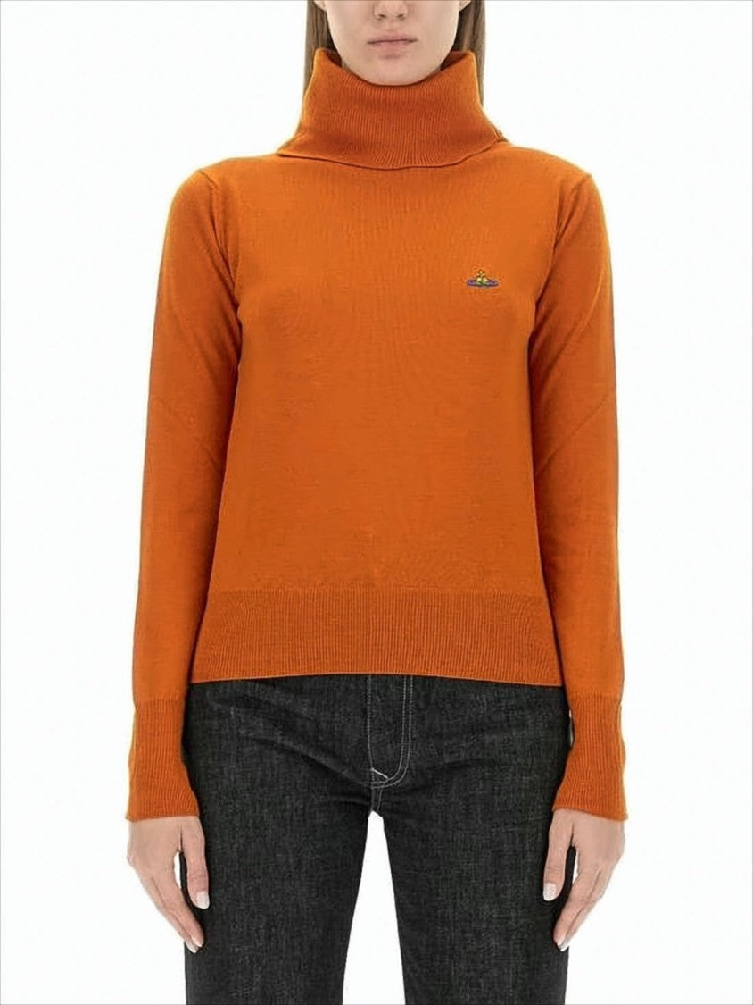 Fitted Turtleneck Sweater with Ribbed Detailing
