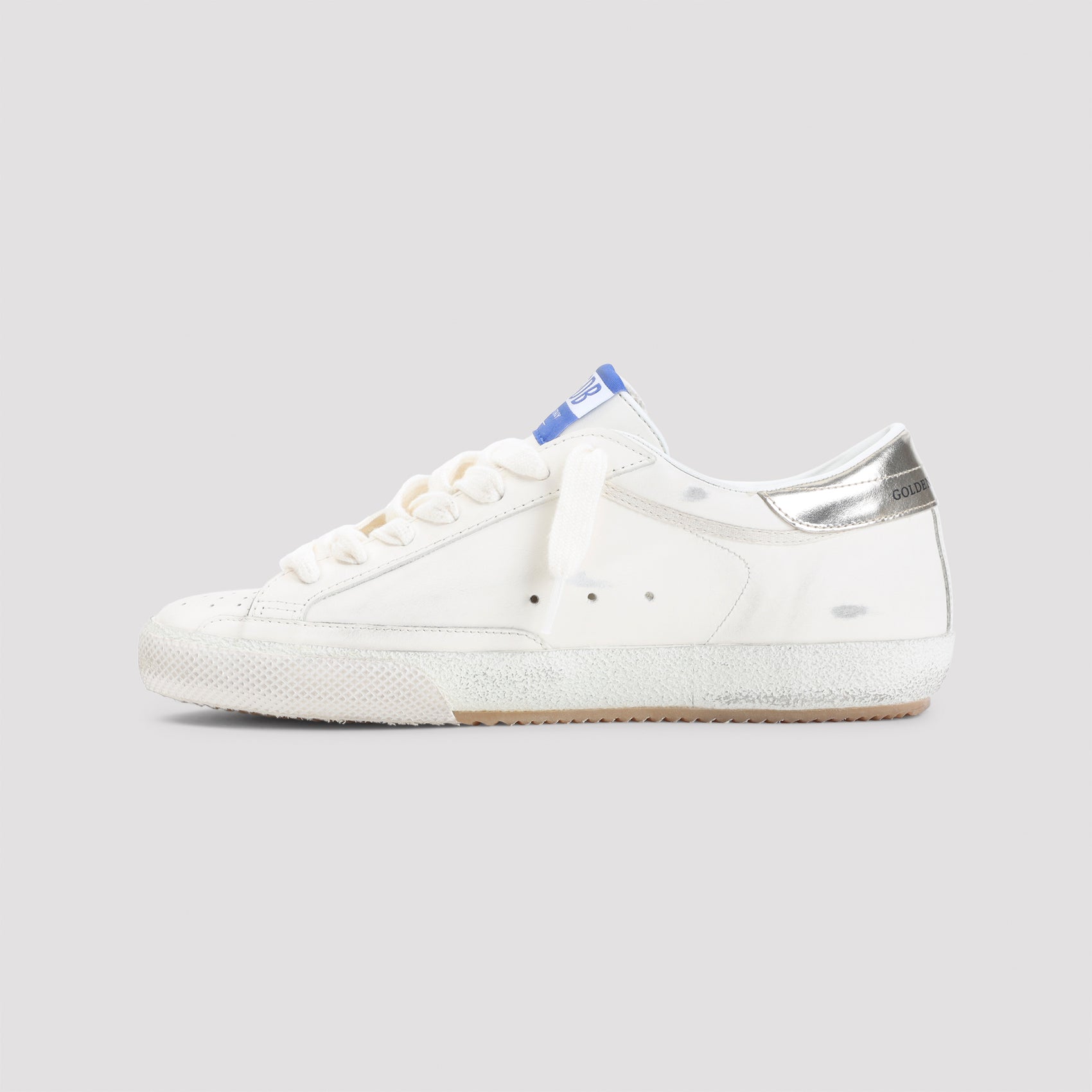 Low-Top Sneakers with Bold Red Star