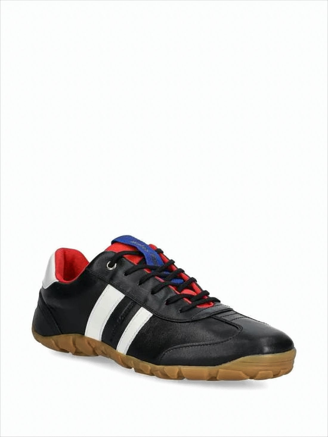 Sleek Low-Top Sneakers with Bold Stripes