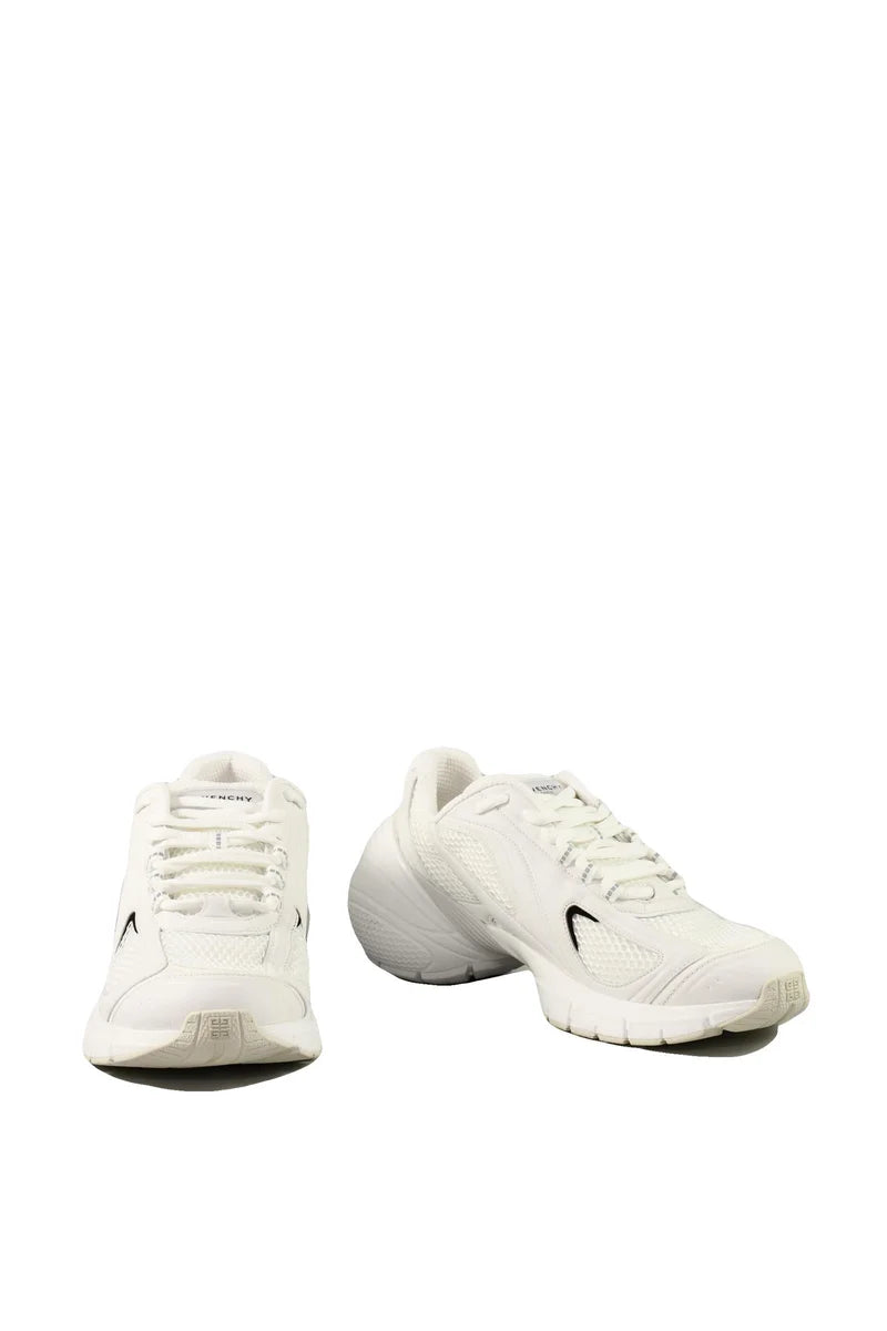 Minimalist White Sneakers with Streamlined Silhouette