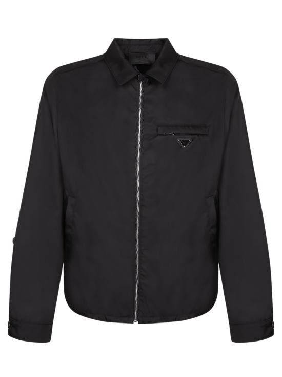Black Jacket With Classic Collar And Zippered Pocket