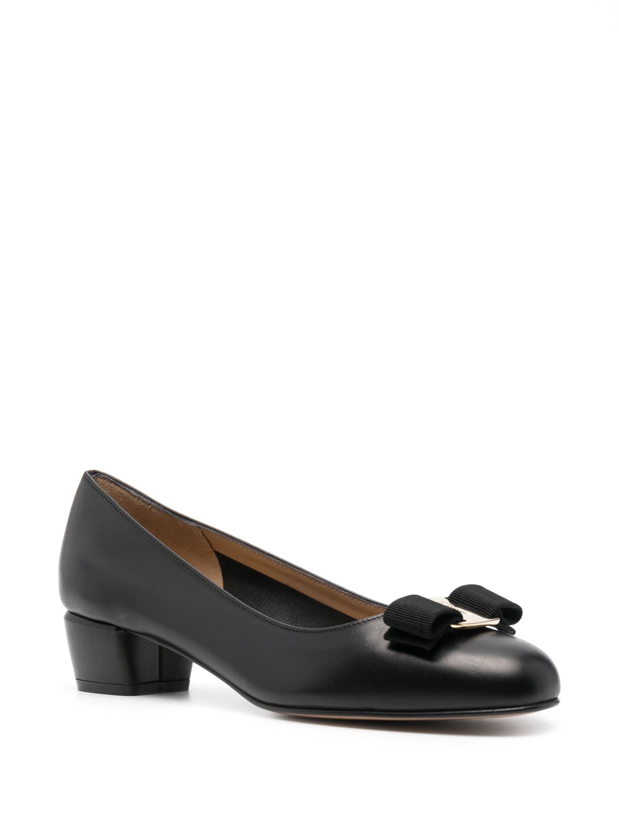 Black Vara 1 Timeless Leather Pumps