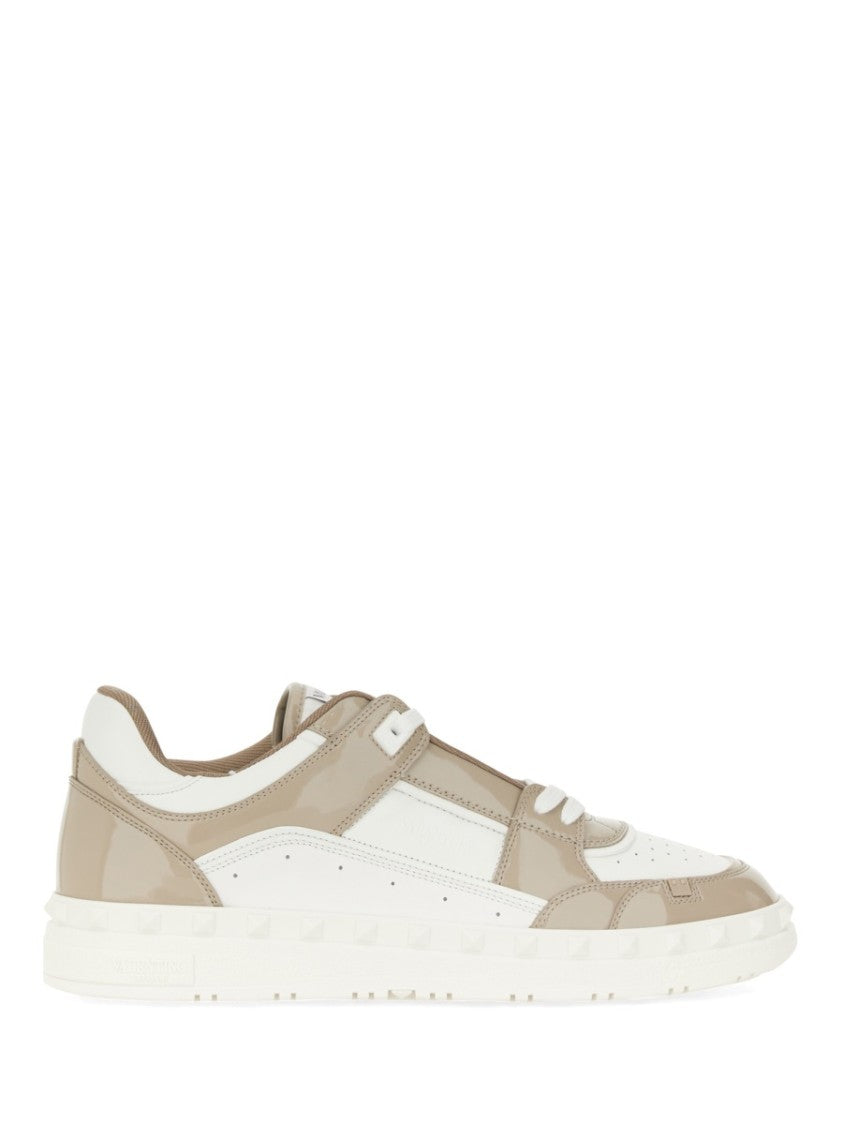 "Freedots" Low Top Sneaker