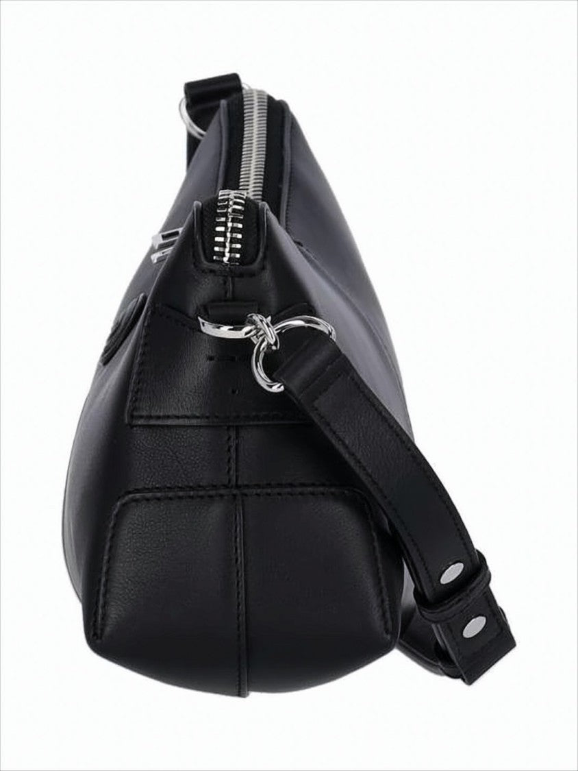 Podłużna torba crossbody z gładkiej skóry cielęcej