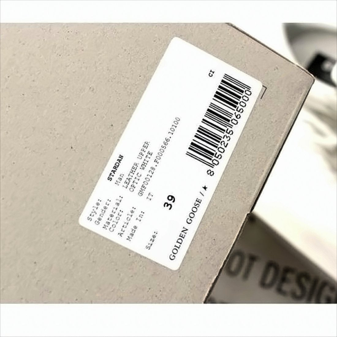 Low-Top Sneakers with Subtle Star Detail