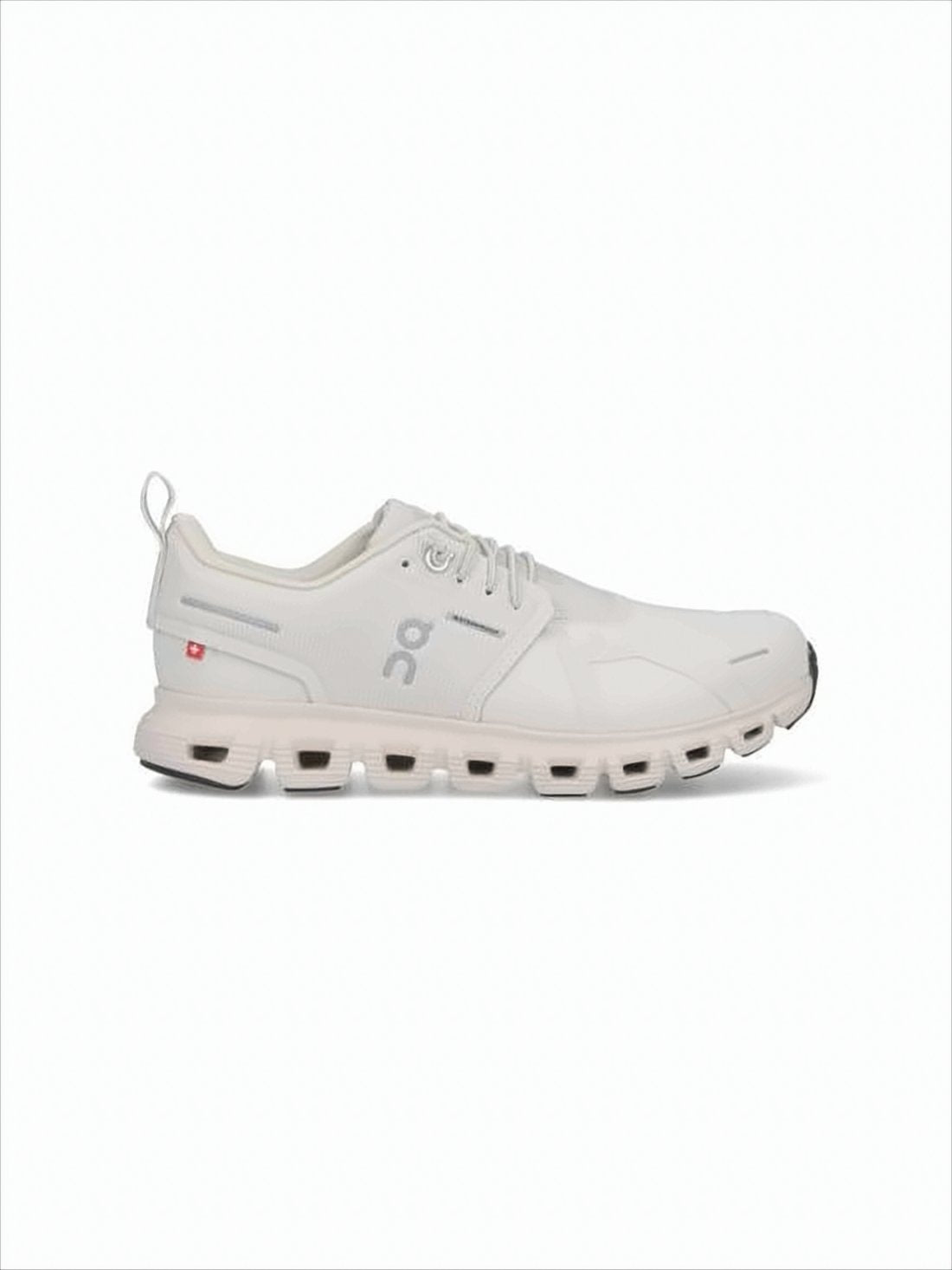 Minimalist White Sneakers with Enhanced Cushioning