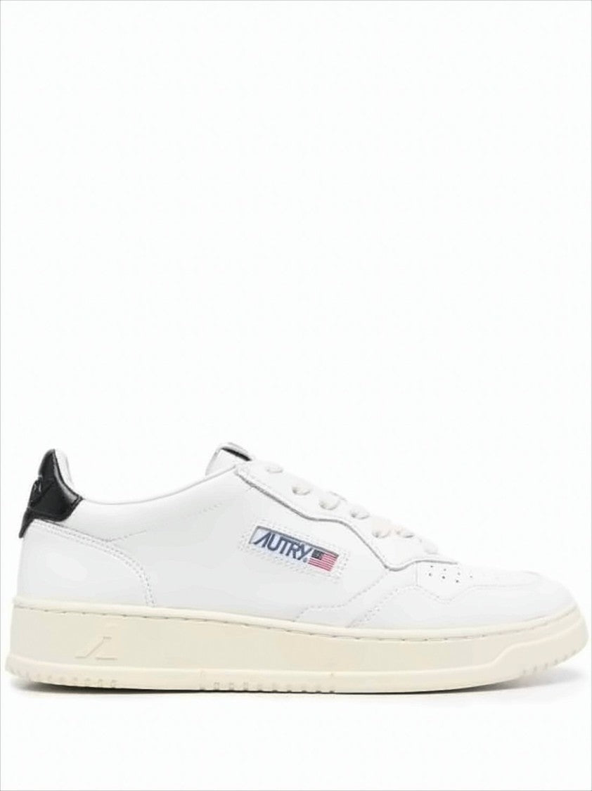 Low-Top White Leather Sneakers with Perforated Detailing
