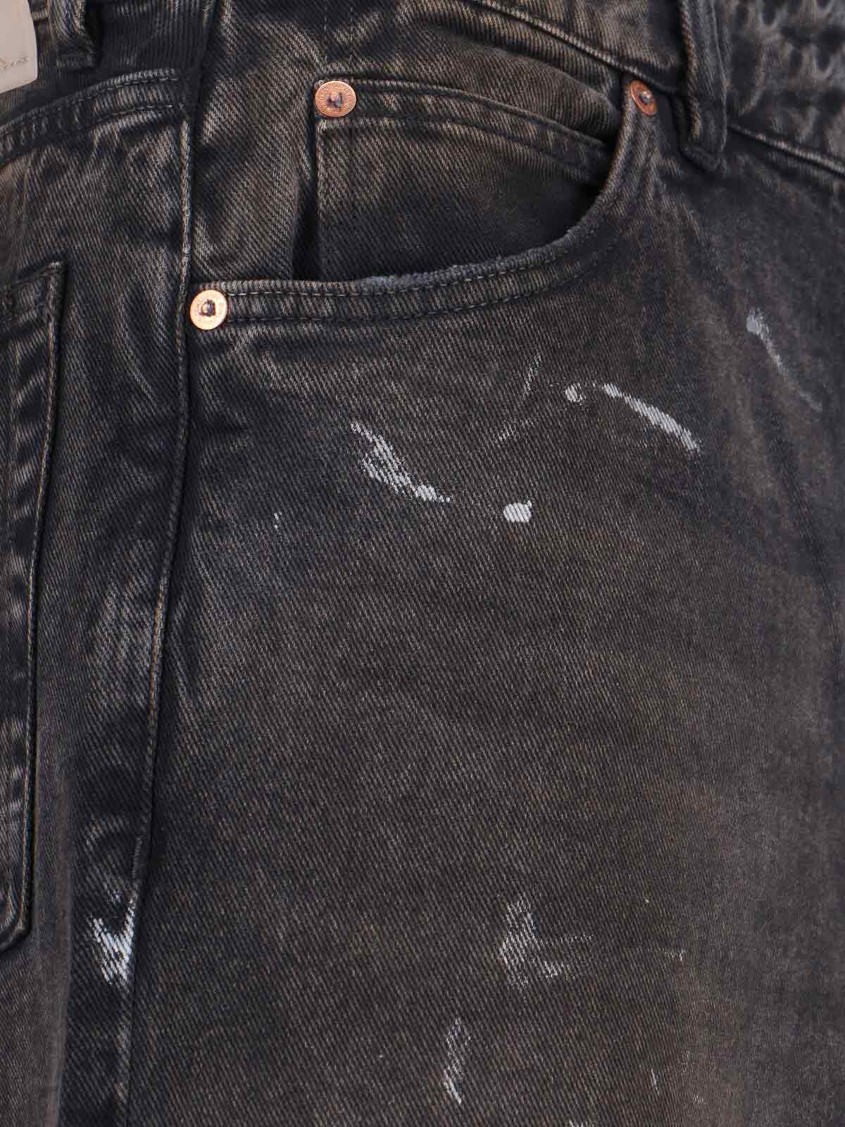 Straight-Leg Jeans With Medium Wash