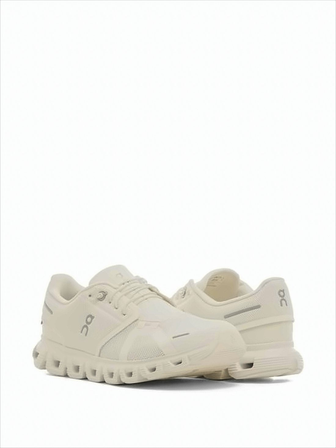 Sleek Minimalist Sneakers with Breathable Mesh Upper