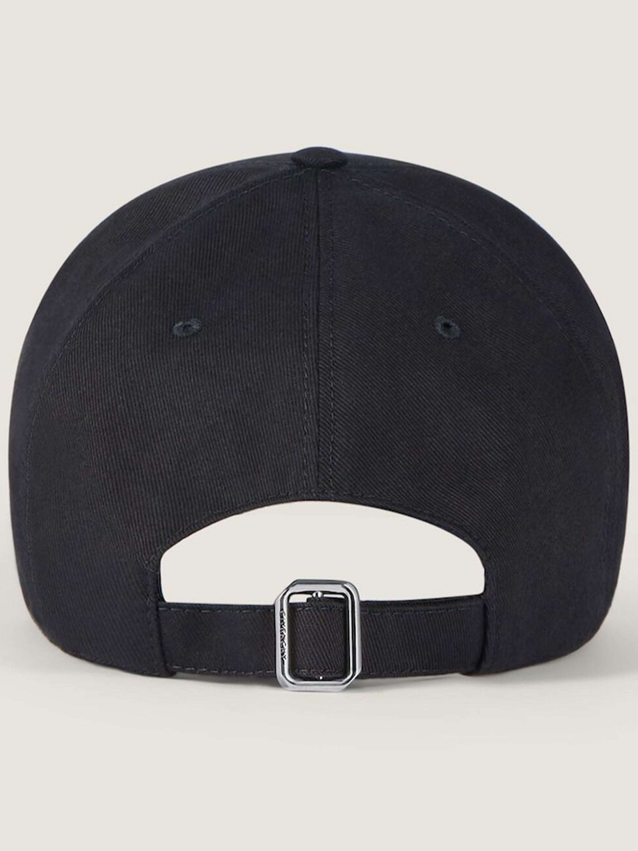 Curved Cap Paris Black Structured Cap