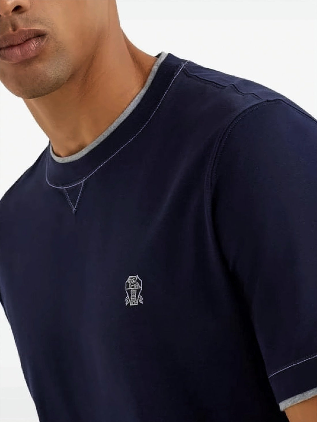 Classic Crew Neck Short-Sleeve T-Shirt with V-Stitch Detail