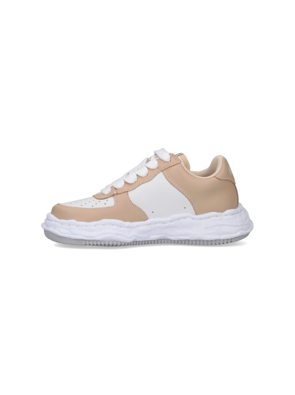 Low-Top Sneakers With Rounded Toe And Textured Sole