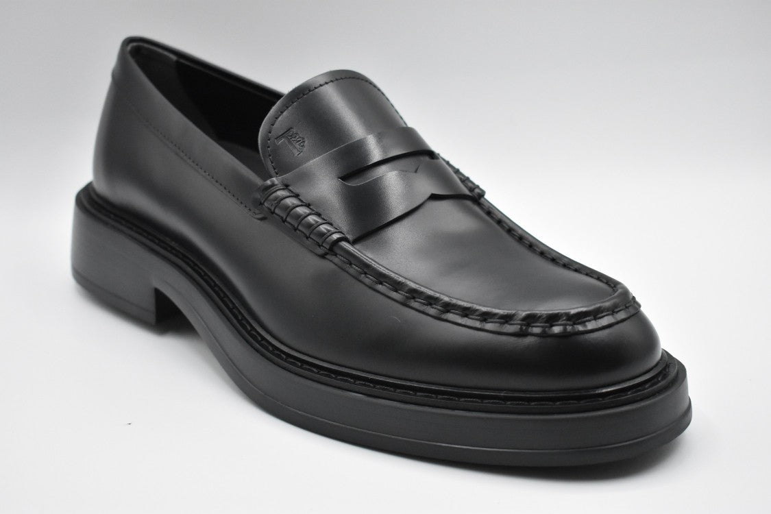 Czarne loafersy