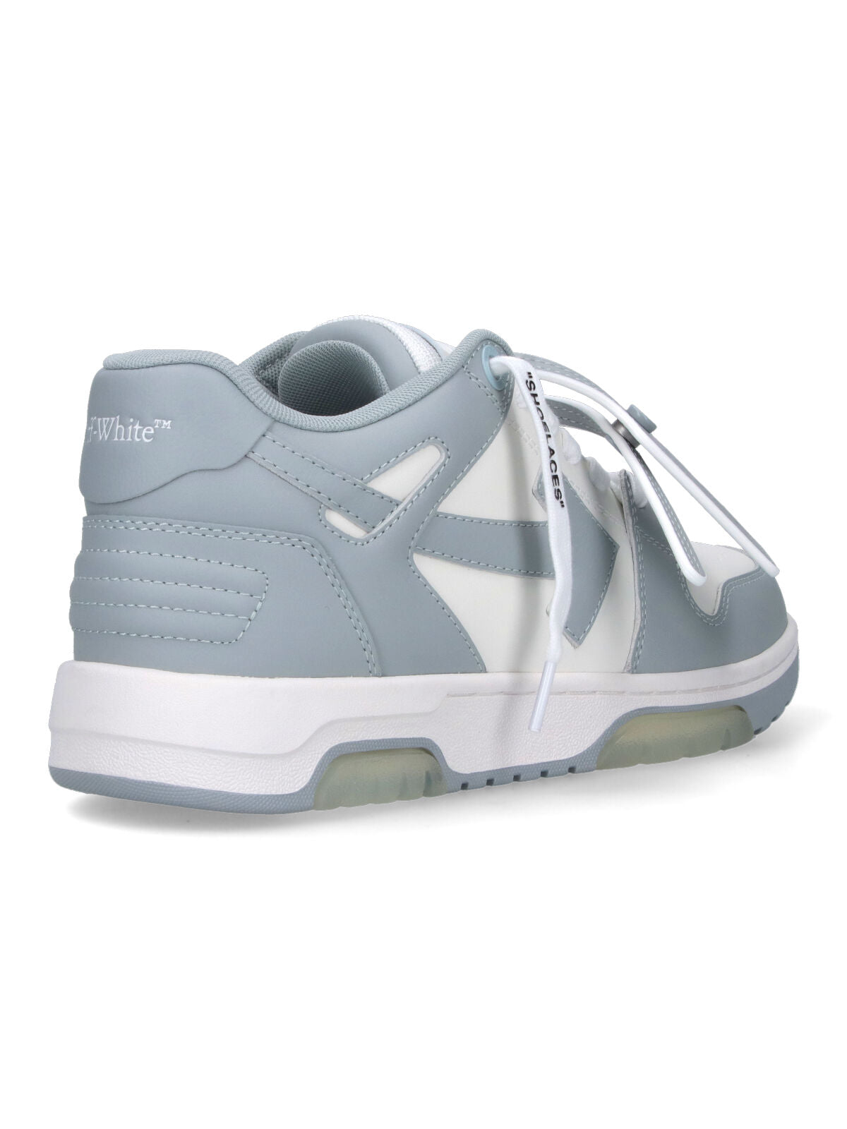 Low-Top White Sneakers With Minimalist Design And Classic Lace-Up Closure