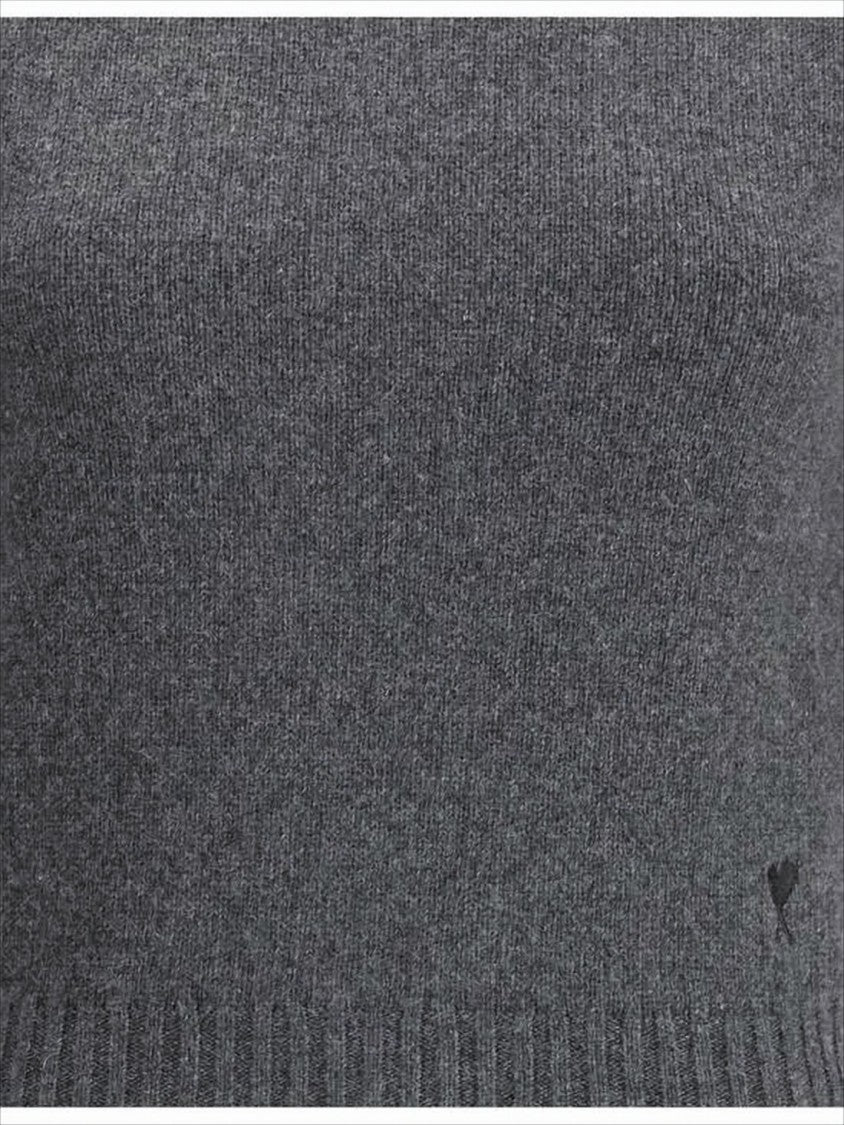 Cropped Cashmere Blend Turtleneck Sweater with Ribbed Detailing