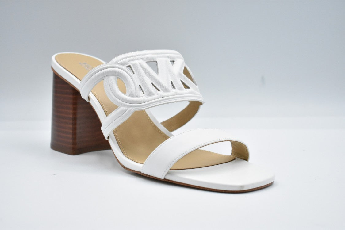 Laced Flat Shoes With Sleek Design And Comfortable Fit