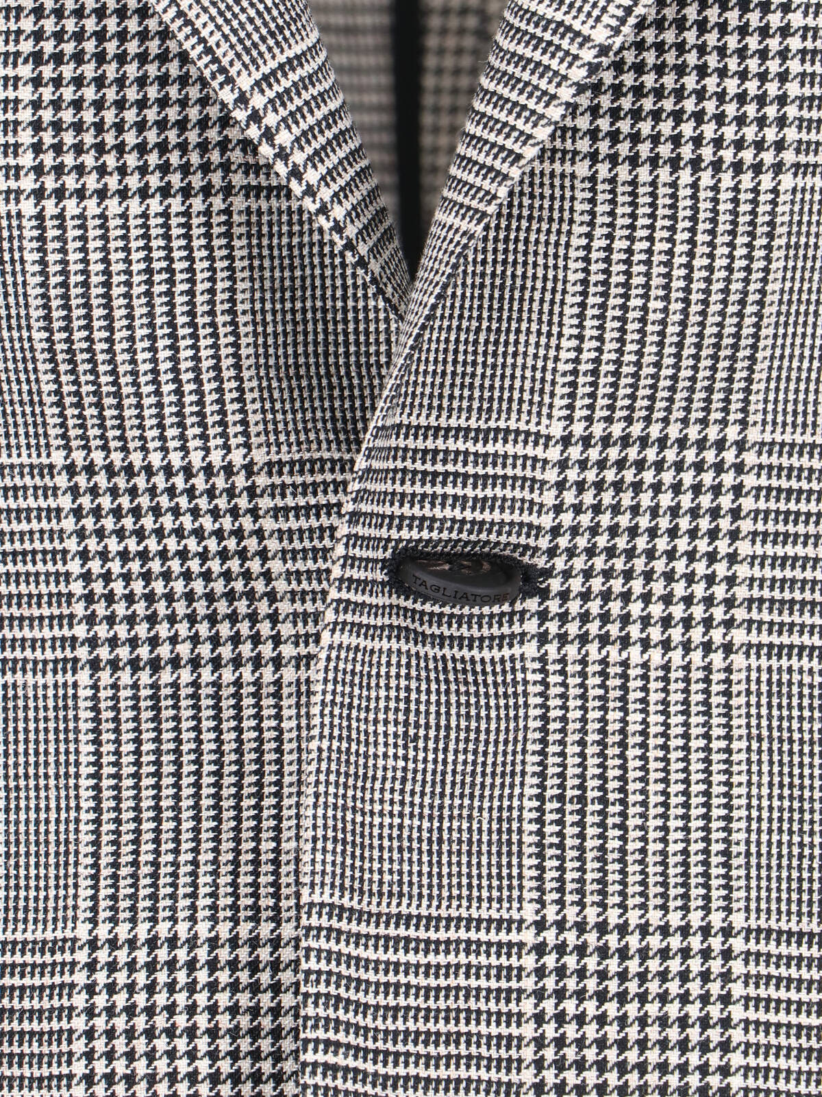 Single-Breasted Blazer – White