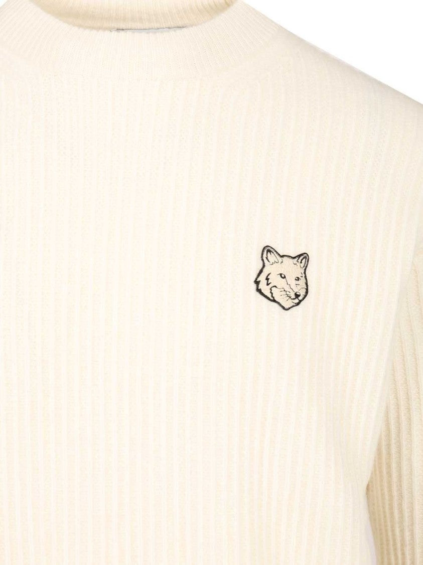 Classic Round Neck White Sweater With Soft Texture