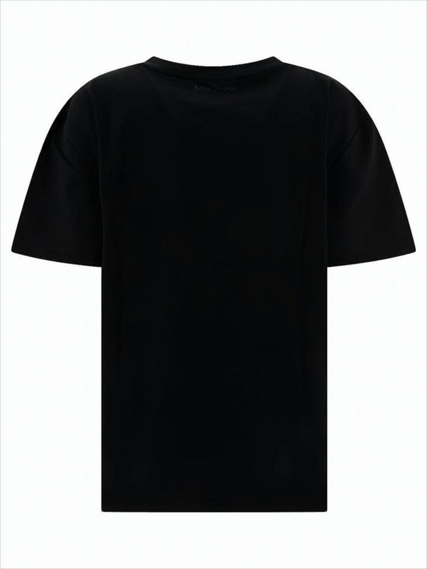 Minimalistic Black Short-Sleeved T-Shirt with Classic Fit