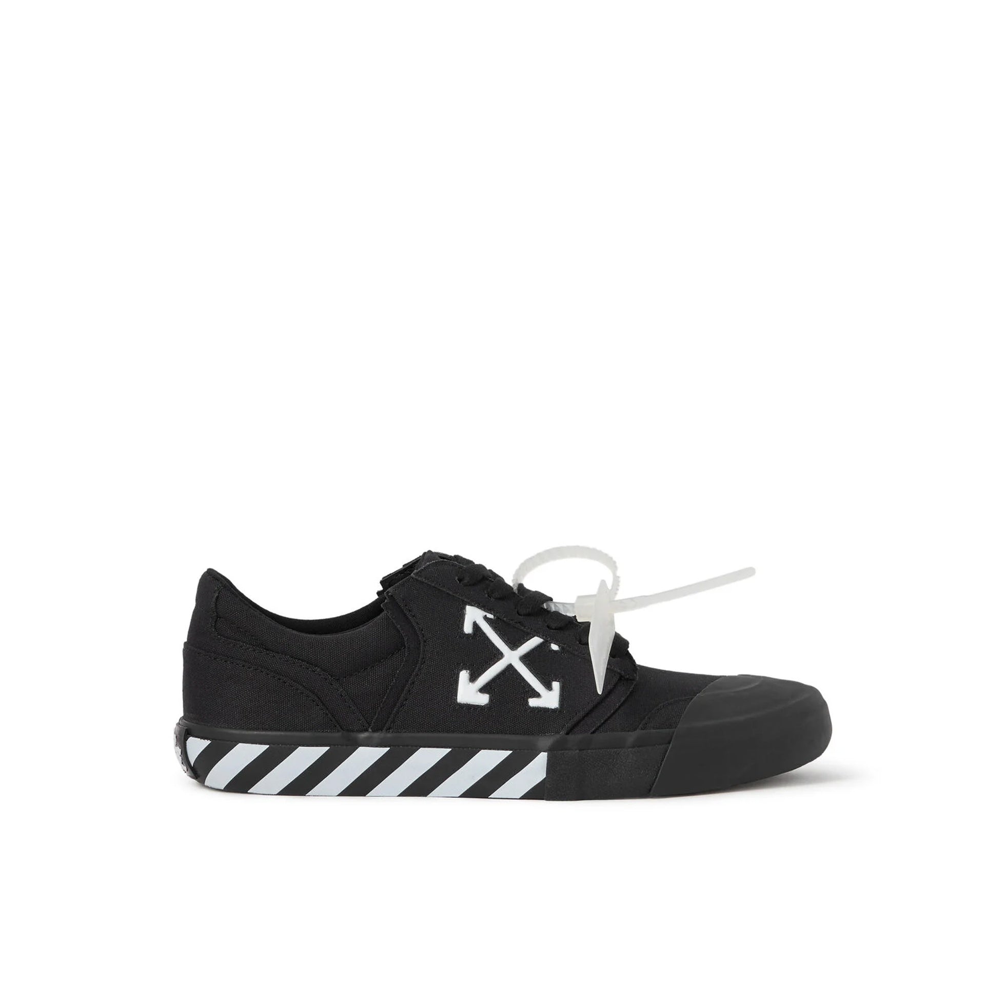 Vulcanized Low Sneakers With Contrasting Sole