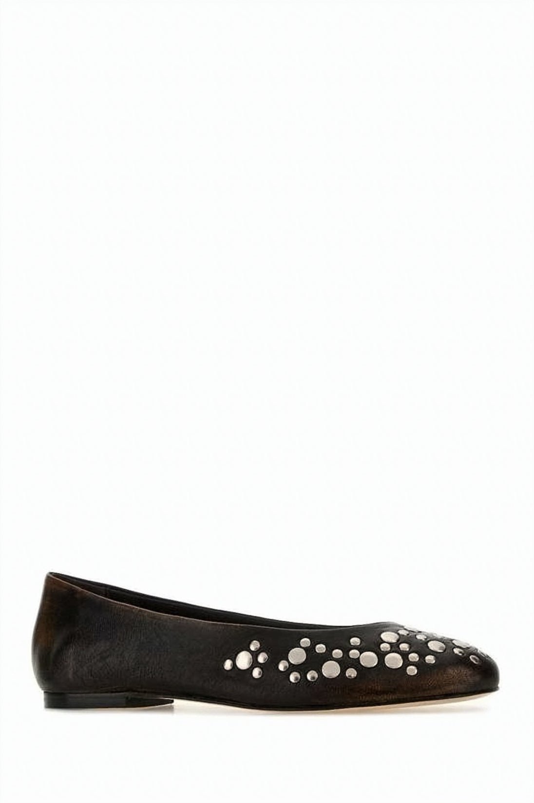 Pointed-Toe Flat Shoes With Metallic Studs