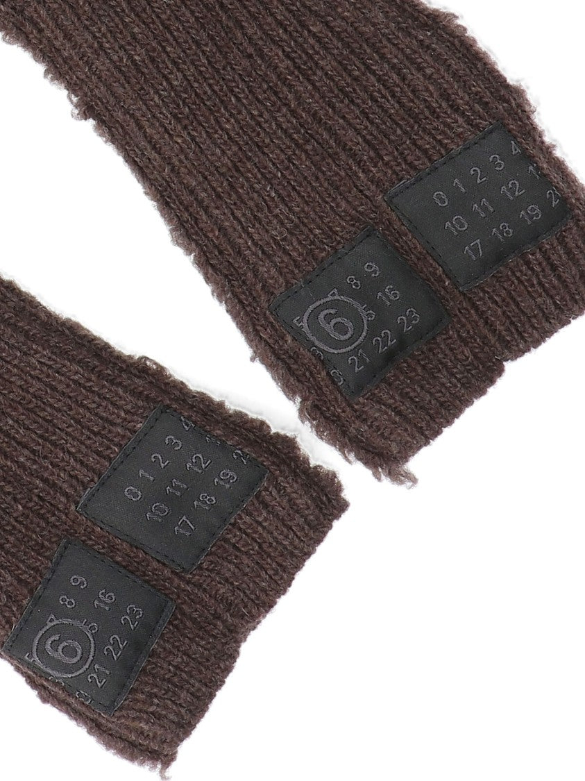 Classic Brown Gloves With Smooth Texture