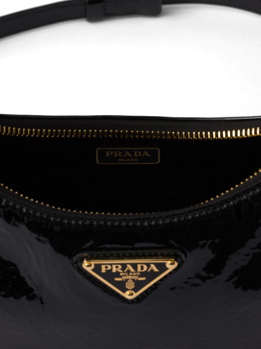 Re-Edition Patent Leather Shoulder Bag