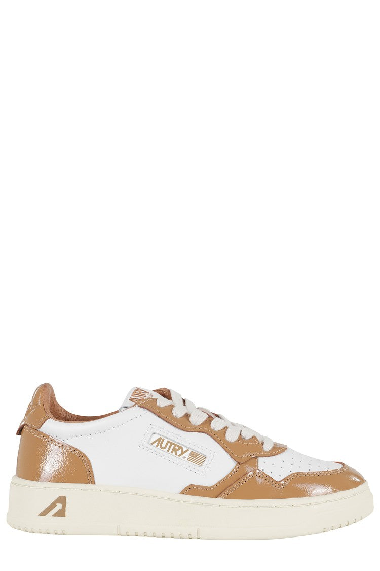 Biało-karmelowe niskie sneakersy Medalist damskie