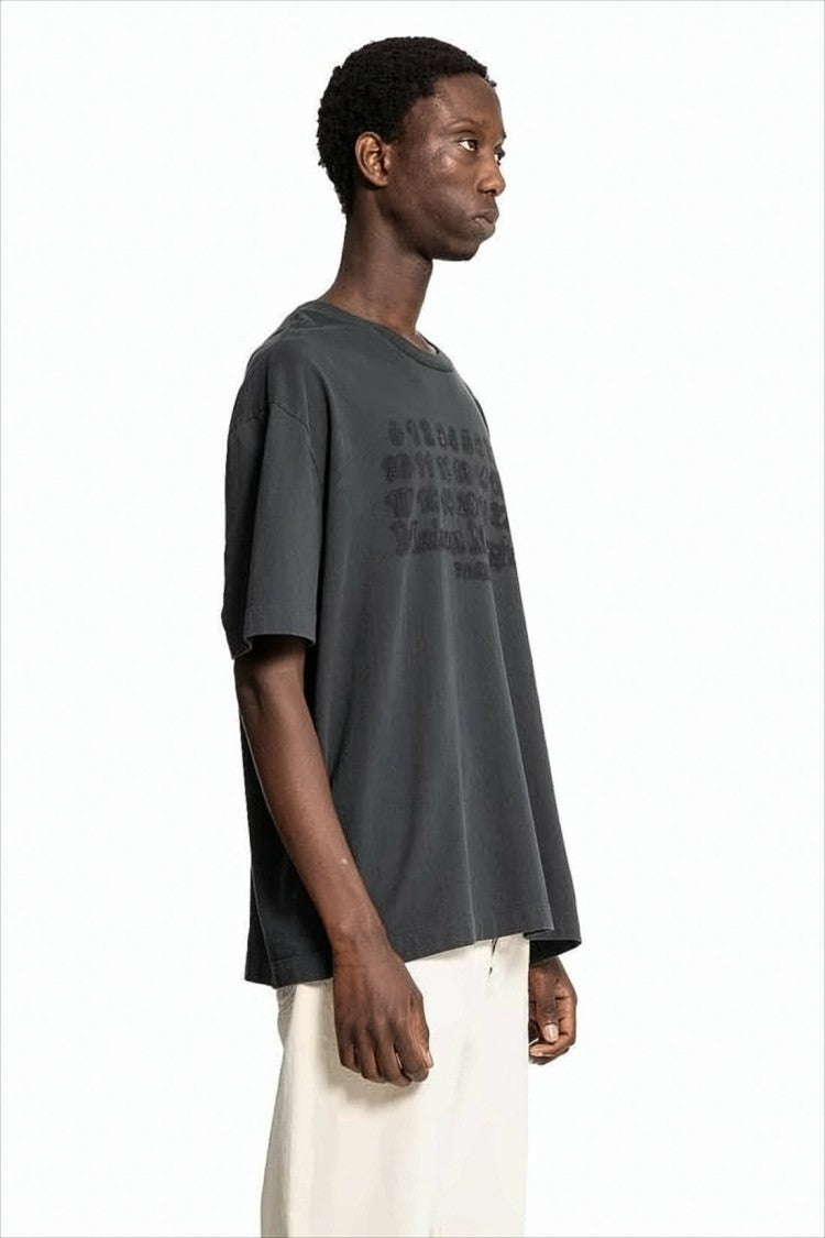 Loose-Fitting Black T-Shirt