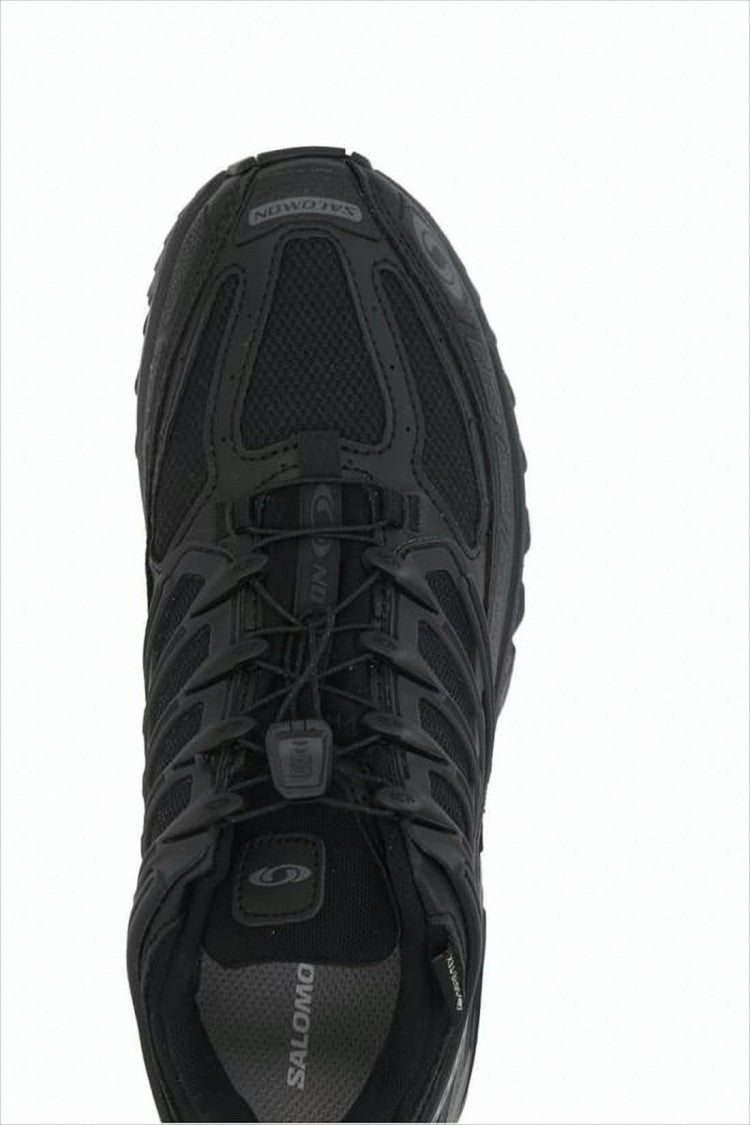 All-Black Sporty Sneakers with Breathable Mesh Panels