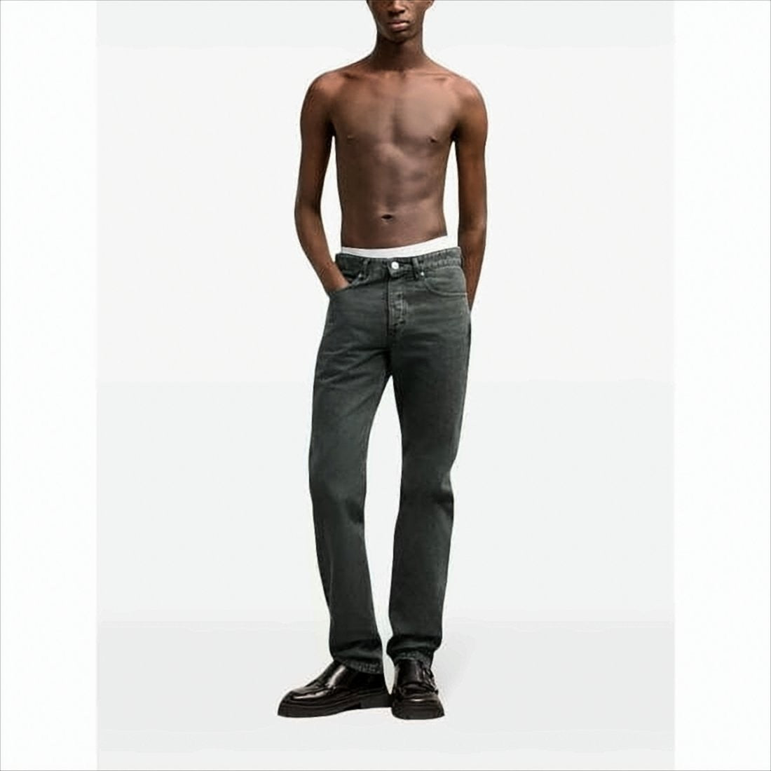 Straight-Leg Denim Pants With Timeless Design