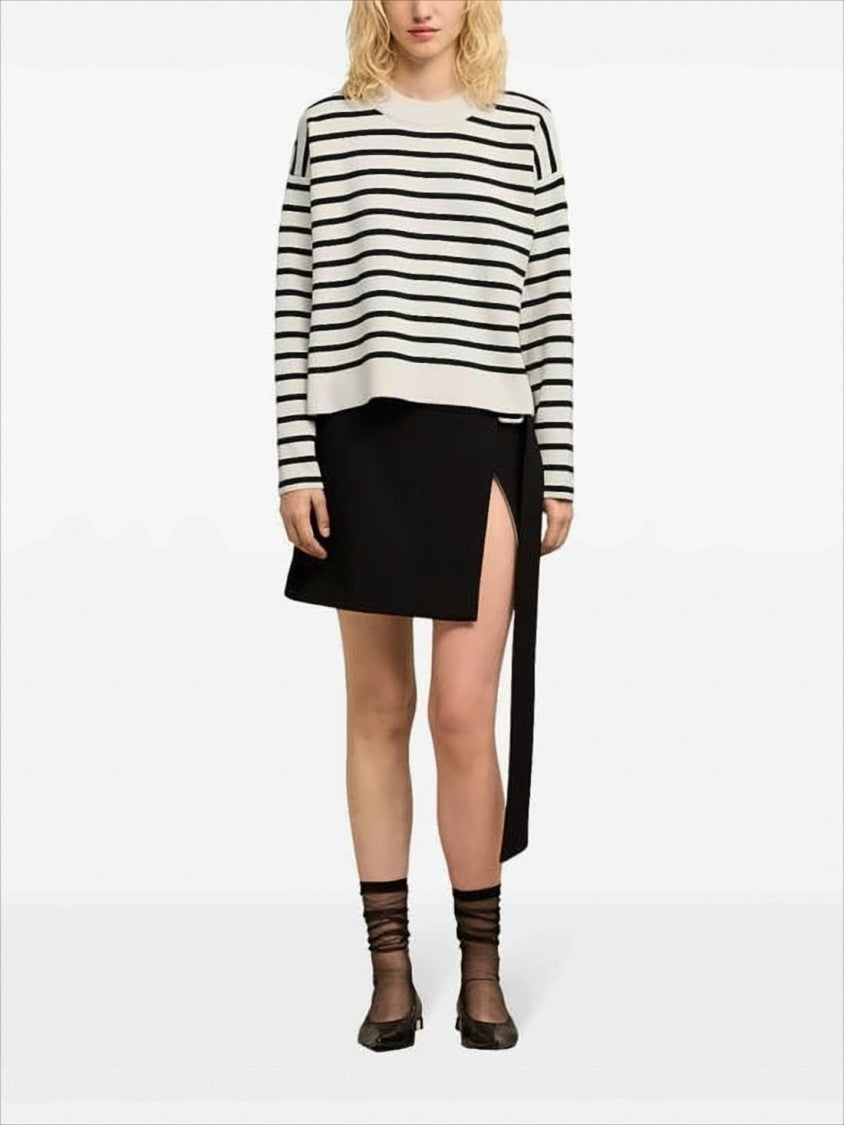 Cropped Sweater with Classic Stripe Pattern