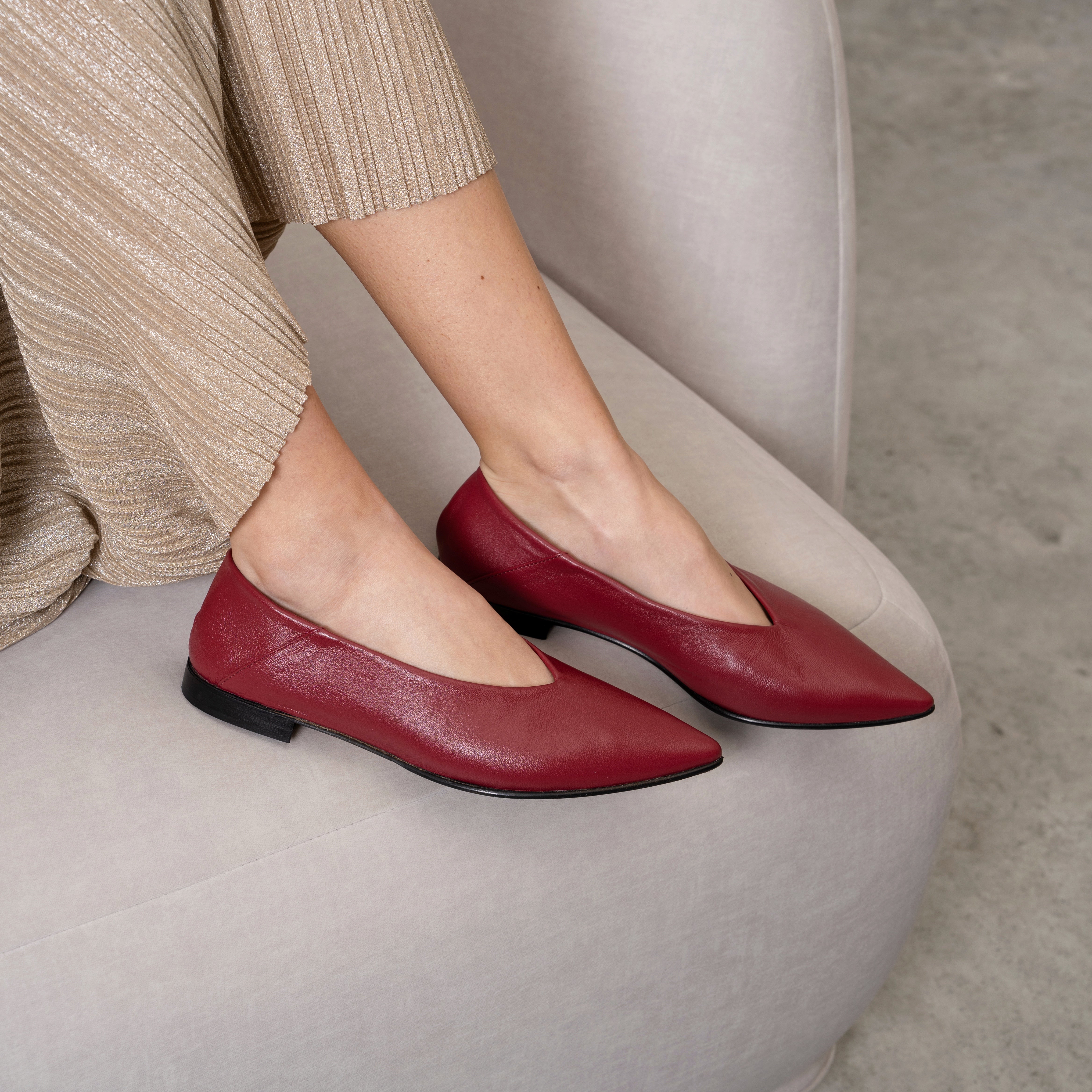 Bordo Nappa Leather Ballerinas with Unique Stitching