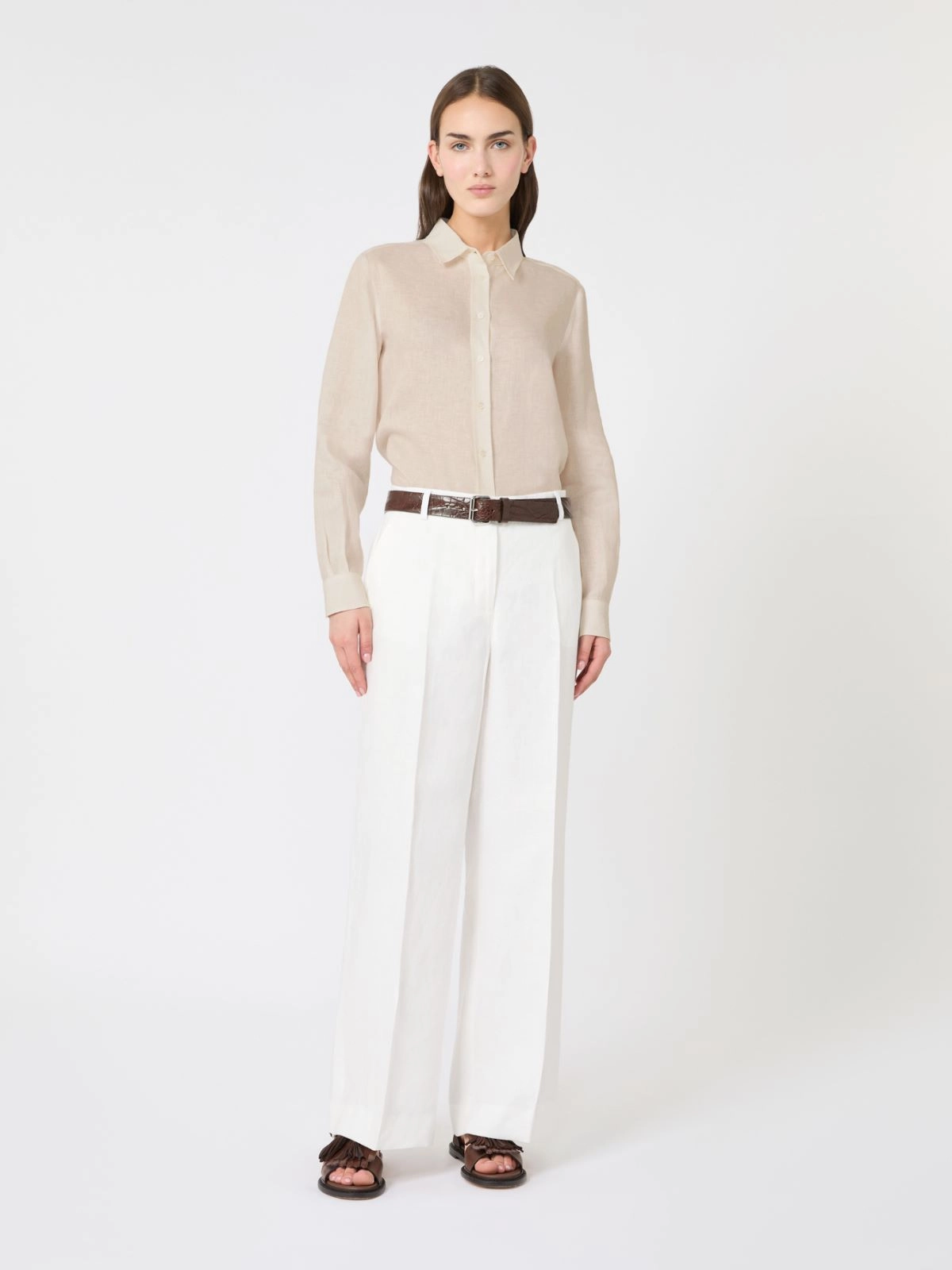Long-Sleeved Button-Down Shirt with Classic Collar